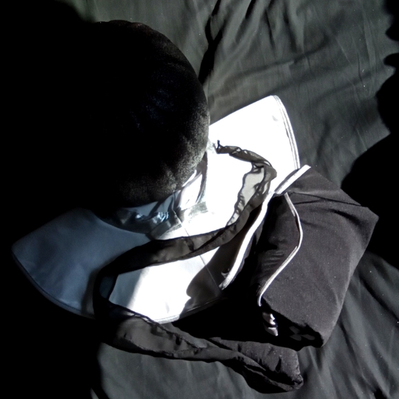 Reversible Witch Costume - Picture 7 of 8